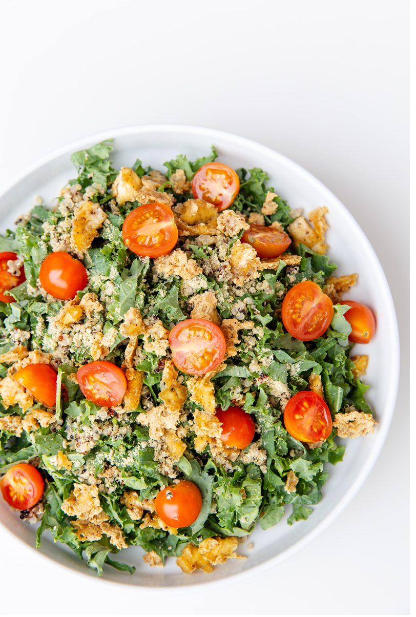 E+ROSE salad with colorful fresh toppings